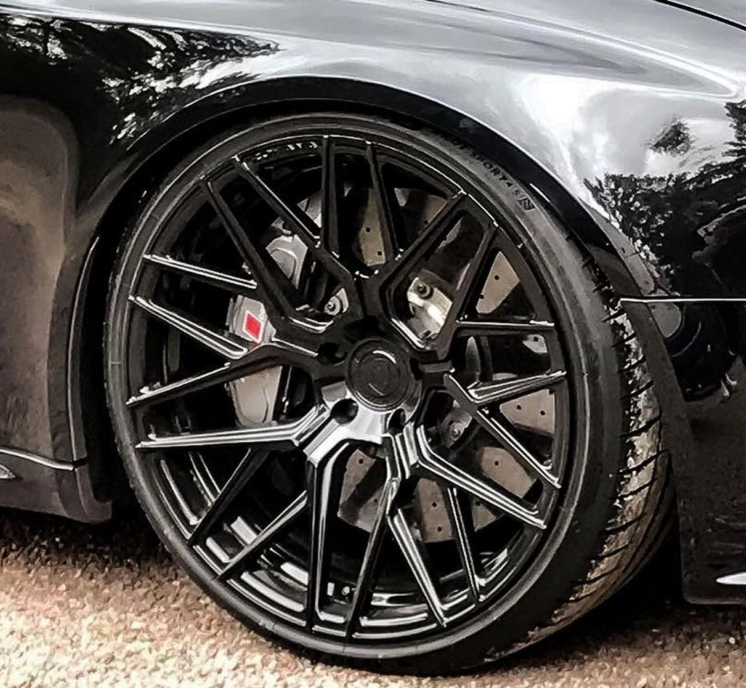 20x10 Rohana RFX10 Gloss Black (Cross Forged) 5x4.5/114.3 40mm